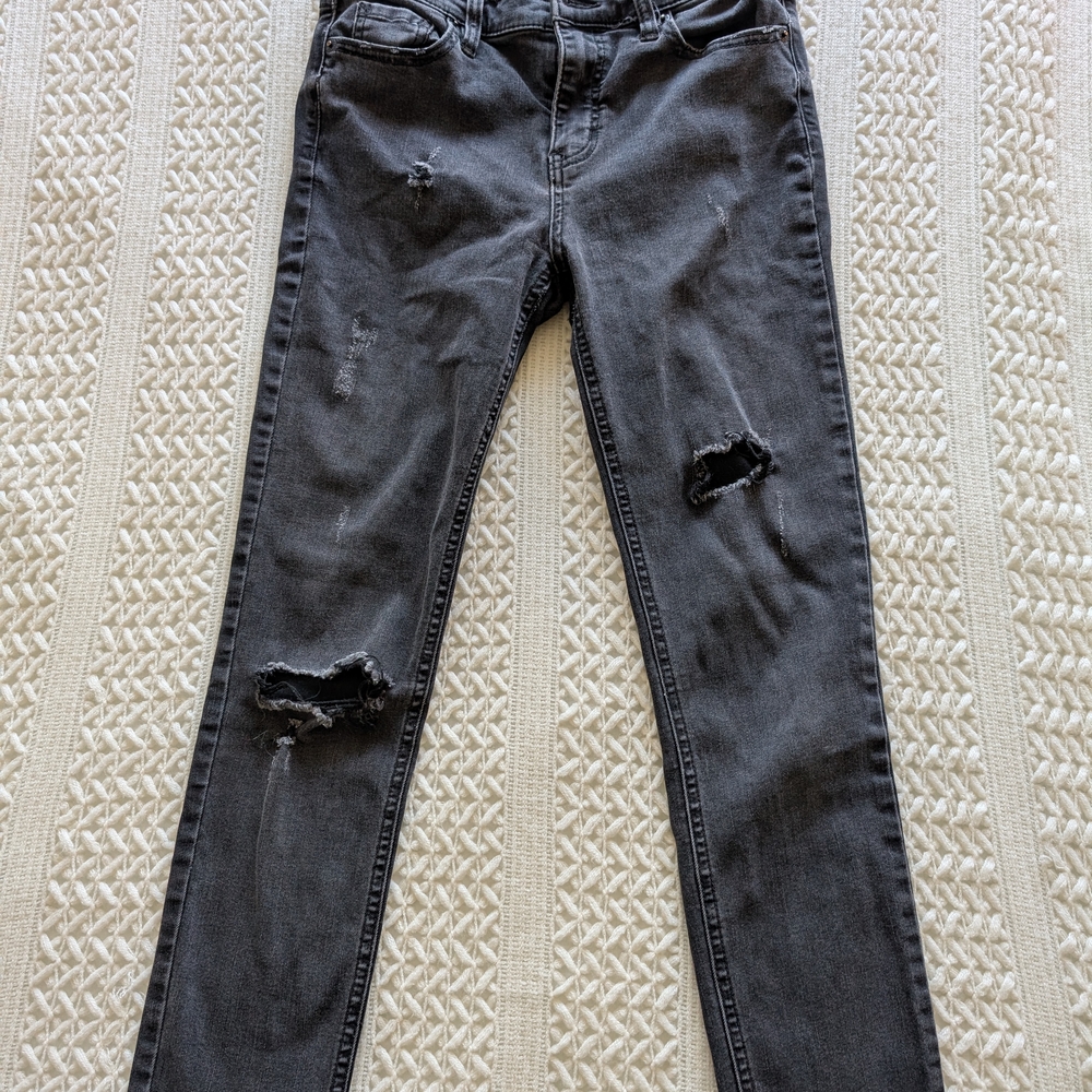 Stylish Distressed Gray Jeans for Women
